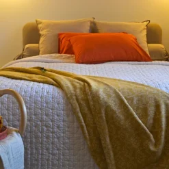 Edredon ou jeté de lit matelassé microfibre