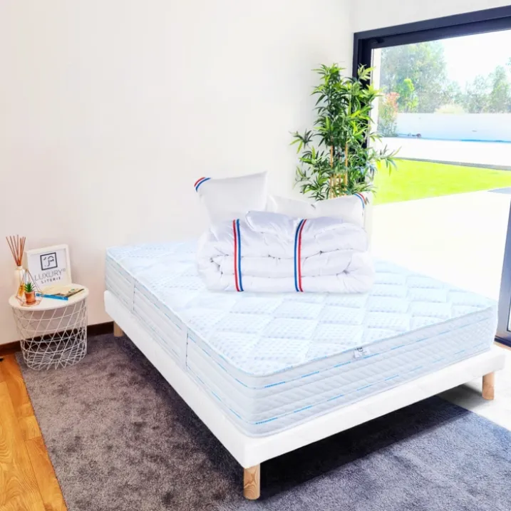 Ensemble literie avec matelas mémoire de forme 24 cm, sommier blanc, oreillers et couette
