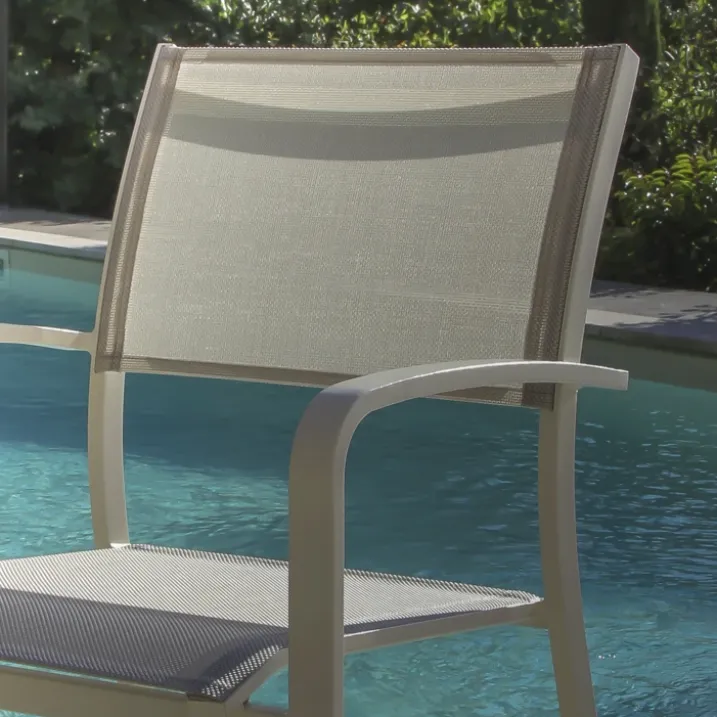 Fauteuil à accoudoir et textilène