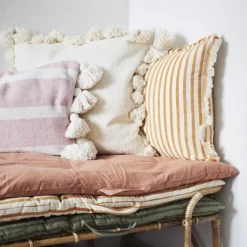 Housse de coussin en coton à rayures et franges