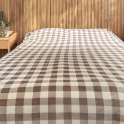 Jeté de canapé et lit motif vichy en polaire