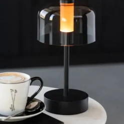 Lampe de table LED sans fil design