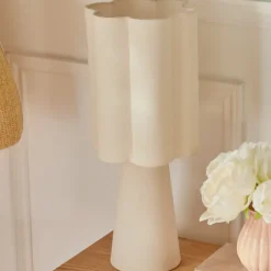 Lampe à poser design avec abat-jour ondulé