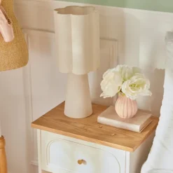 Lampe à poser design avec abat-jour ondulé