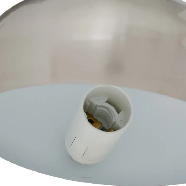 Lampe à poser en métal avec abat-jour arrondi