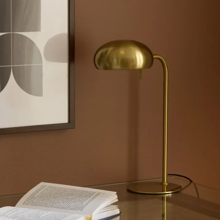 Lampe à poser en métal avec abat-jour arrondi