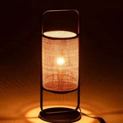 Lampe sur pied en métal et rotin