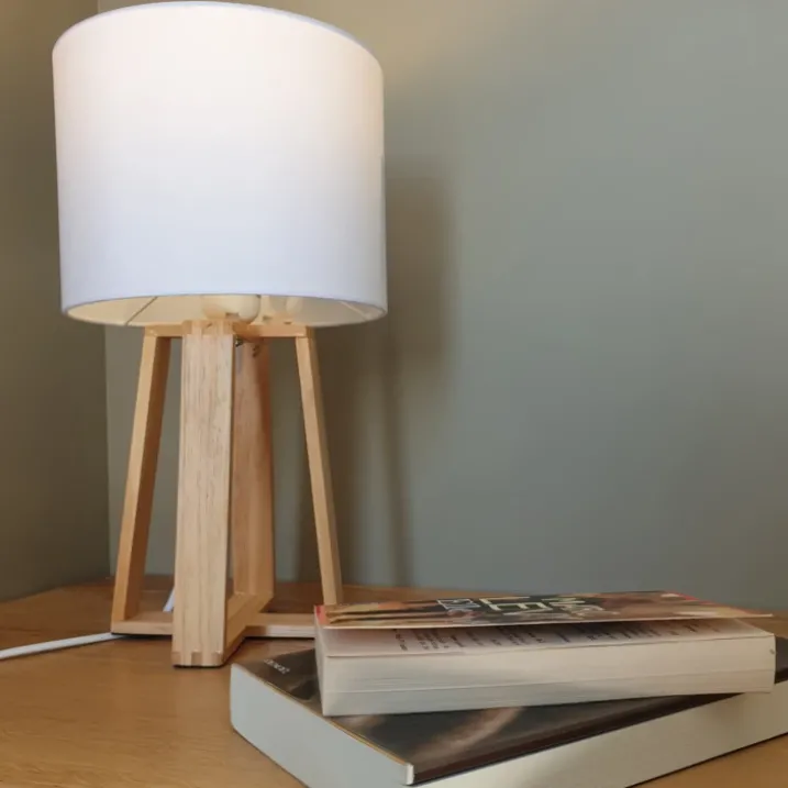 Lampe trépied esprit scandinave