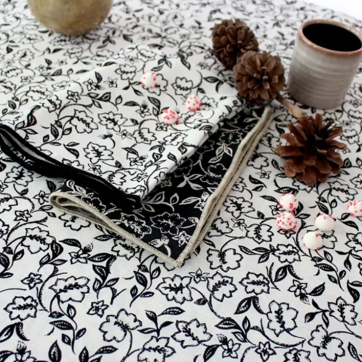 Lot de 4 serviettes de table motif fleuri