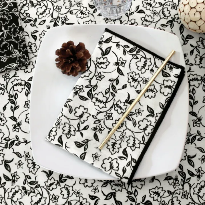 Lot de 4 serviettes de table motif fleuri