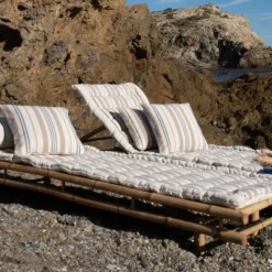 Matelas bain de soleil matelassé à rayures