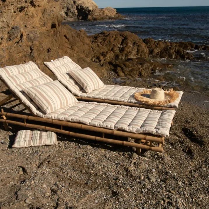 Matelas bain de soleil matelassé à rayures