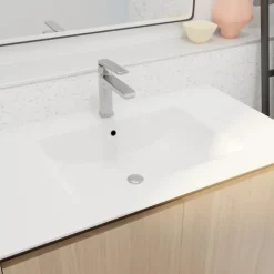 Meuble de salle de bains sur pieds avec 2 portes et vasque