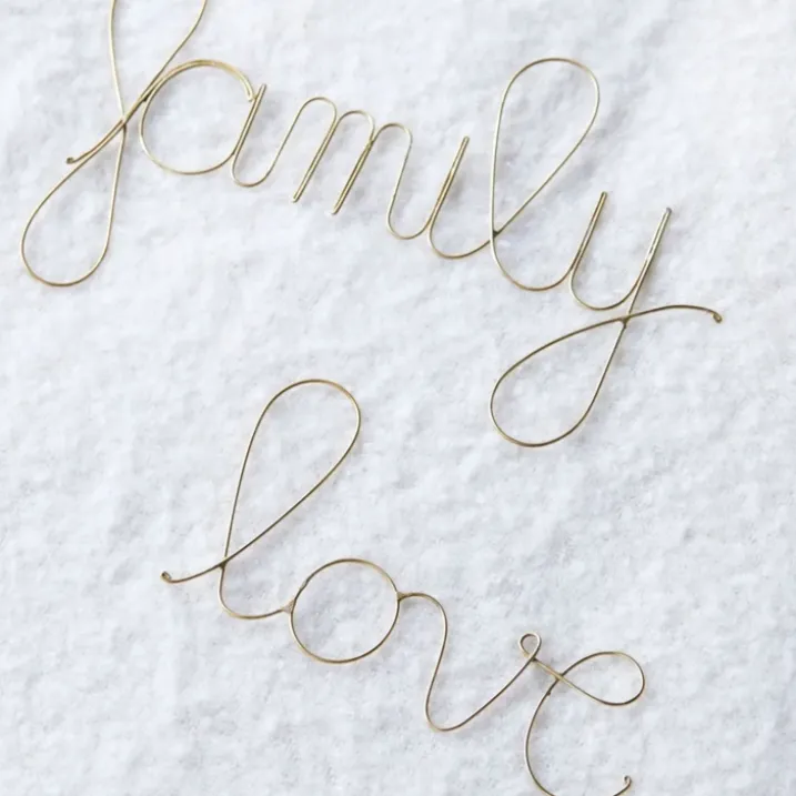 Mot fil de laiton doré "FAMILY"