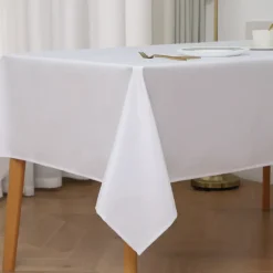 Nappe carrée et enduite antitache