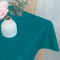Nappe carrée et enduite antitache
