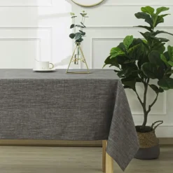 Nappe rectangulaire enduite et anti tache