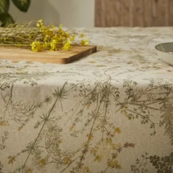 Nappe rectangulaire en polycoton enduit anti-tache motif herbes