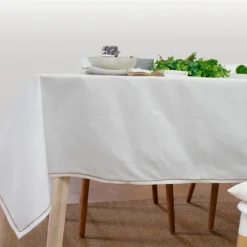 Nappe unie avec feston en jute
