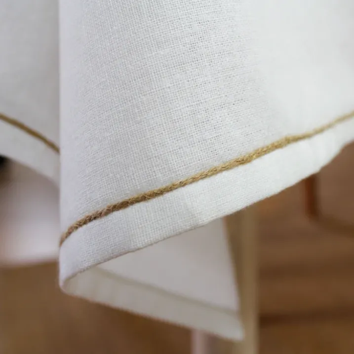 Nappe unie avec feston en jute