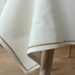 Nappe unie avec feston en jute