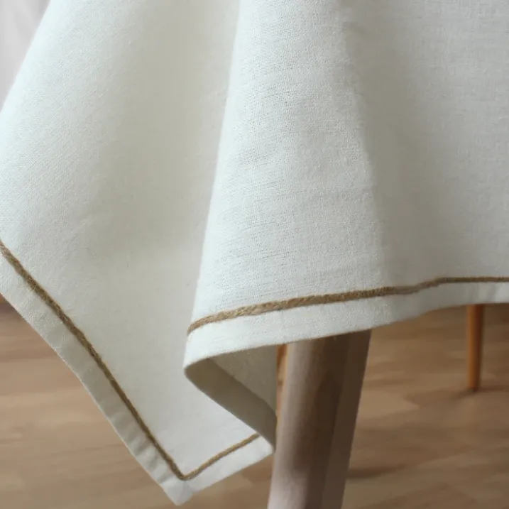 Nappe unie avec feston en jute