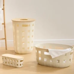 Panier à linge avec couvercle ajouré en bambou
