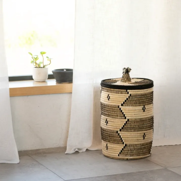 Panier à linge motifs ethniques en fibres naturelles