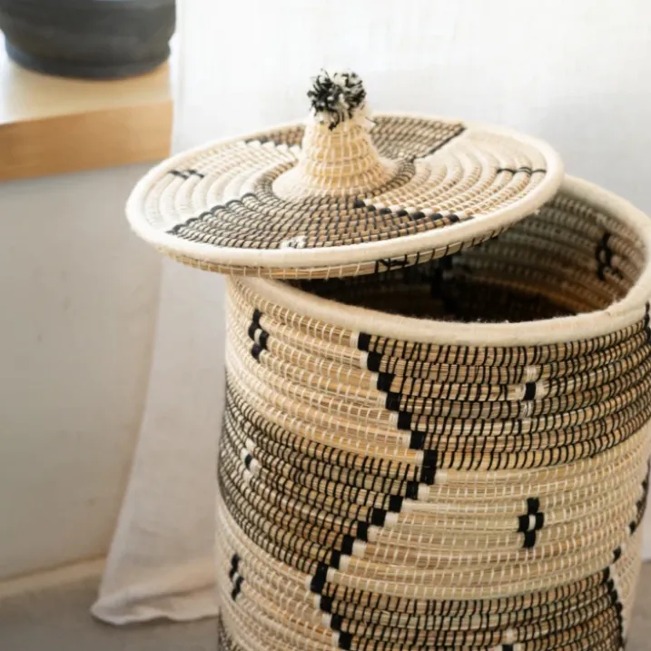 Panier à linge motifs ethniques en fibres naturelles