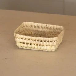 Panier rectangle en feuille de palmier