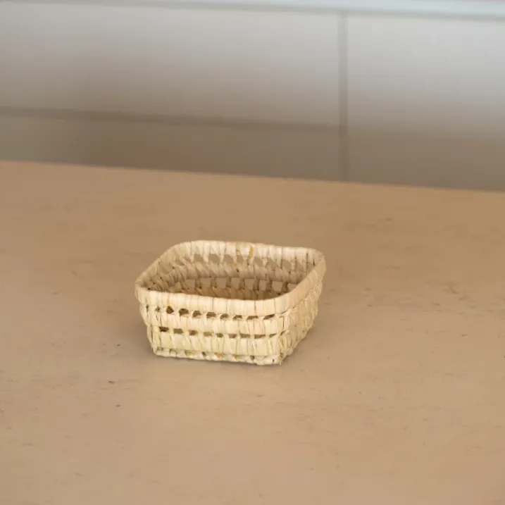 Panier rectangle en feuille de palmier