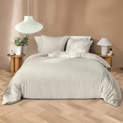 Parure de lit en microfibre flanelle motif fines rayures