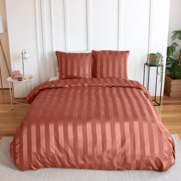 Parure de lit 3 pièces satin à fines rayures housse + taies