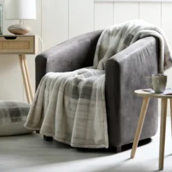 Plaid à carreaux écossais en imitation fourrure