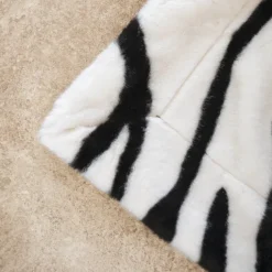 Plaid doux à motif zèbre avec dos en velours