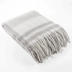 Plaid effet laine à carreaux avec franges