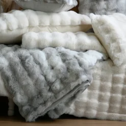 Plaid fausse imitation fourrure moelleux