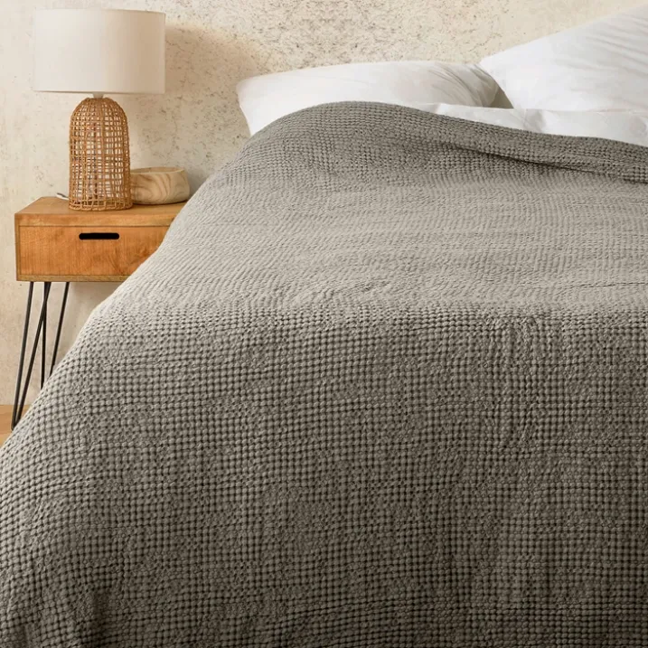 Plaid ou couvre lit 100%coton nid d’abeille
