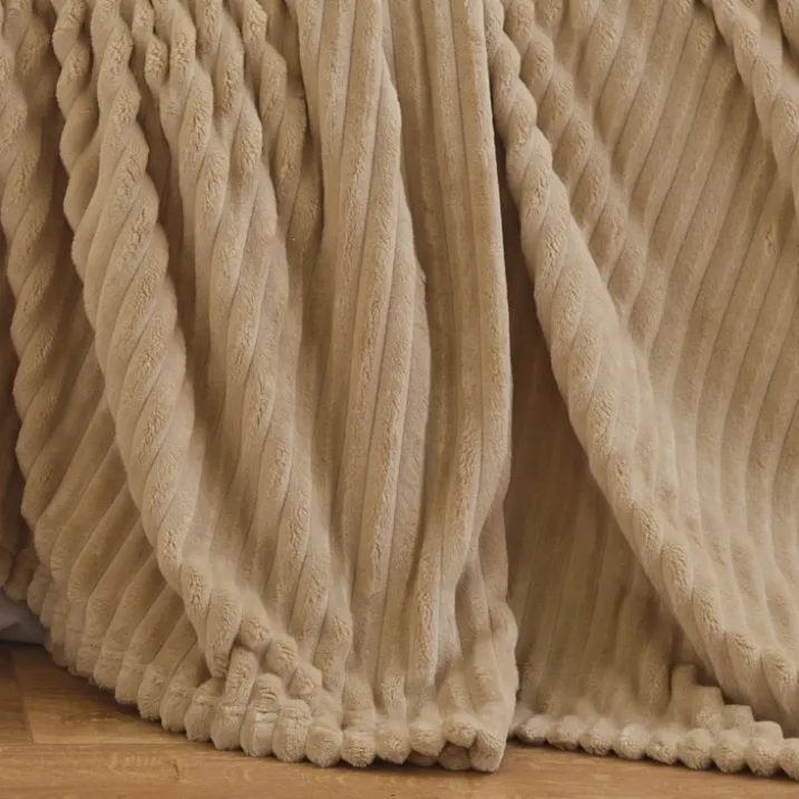 Plaid polaire à effet côtelé en 3D