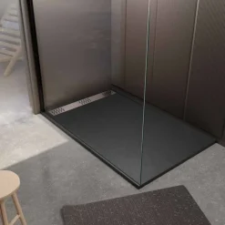 Receveur de douche extra-plat en résine effet pierregrille linéaire chrome