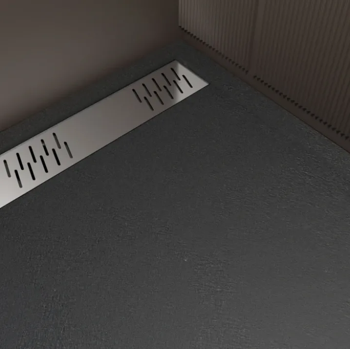 Receveur de douche extra-plat en résine effet pierregrille linéaire chrome