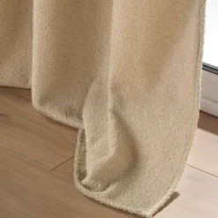 Rideau bouclette à oeillets