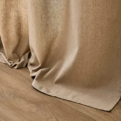 Rideau à œillets avec haut à carreaux et pompons en polycoton