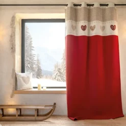 Rideau jacquard à œillets avec haut vichy et motifs cœurs