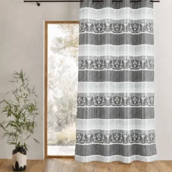 Rideau occultant jacquard à rayures horizontales colorées