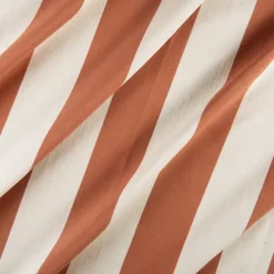 Rideau à rayures verticales en armure satin avec œillets