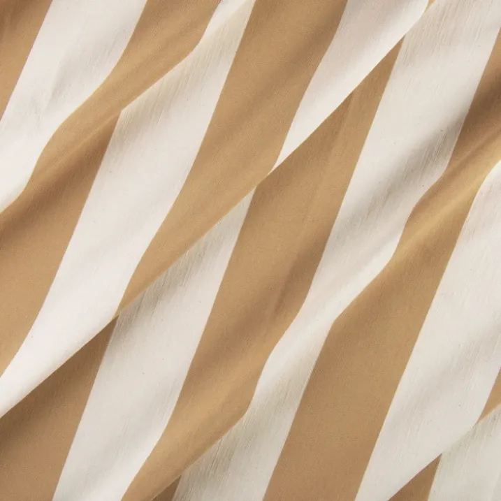 Rideau à rayures verticales en armure satin avec œillets