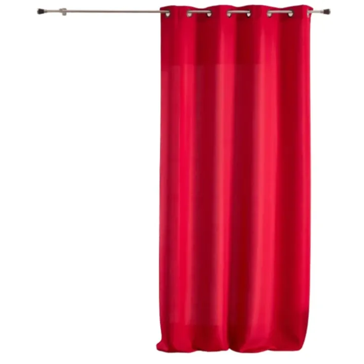 Rideau rouge à œillets