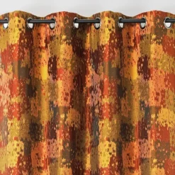 Rideau tamisant aux impressions mêlées