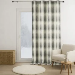 Rideau tamisant à motif quadrillé